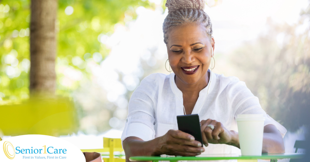 A senior woman uses caregiver apps on her smartphone to help her organize her schedule.